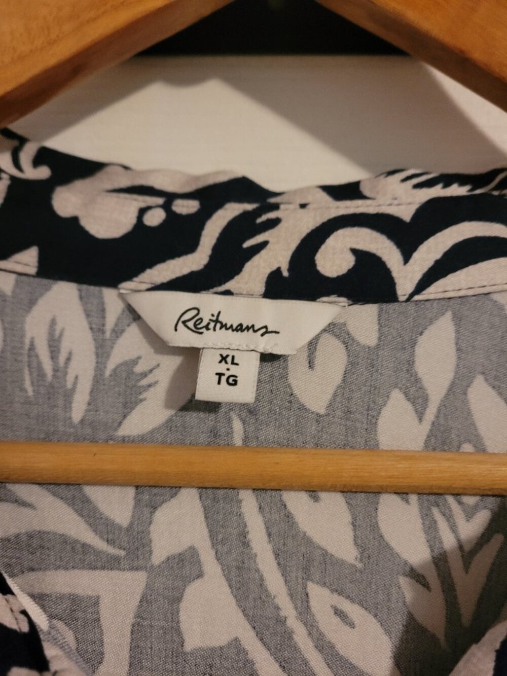 Reitmans blouse - Picture 3 of 3